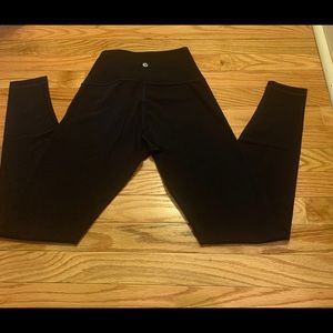 New Wunder under navy lululemon leggings size 6